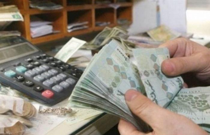 سعر صرف الدولار ارتفع مساء رغم قرار النقابة.. فكم بلغ؟